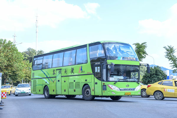 突發(fā)的團(tuán)建活動(dòng)，公司如何尋車？看鴻鳴（團(tuán)建用車）