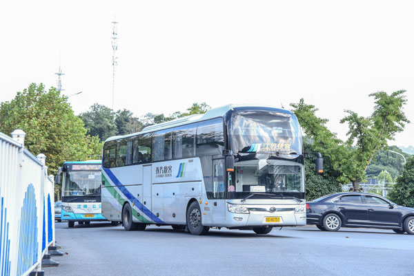 （公司班車租賃費用）為您的企業提供便捷、高效的出行解